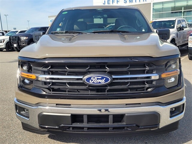 2025 Ford F-150 XLT photo 2