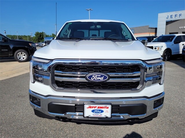 2025 Ford F-150 Lariat photo 2