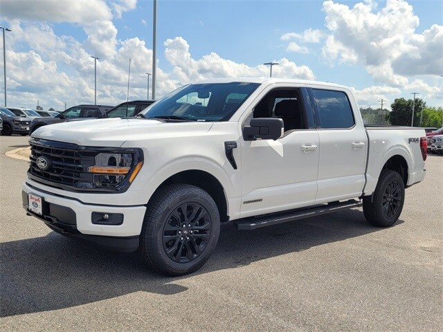 2025 Ford F-150 XLT photo 3