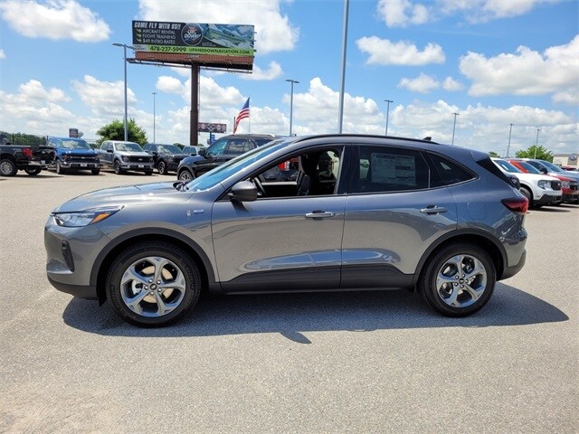 2025 Ford Escape ST-Line photo 4