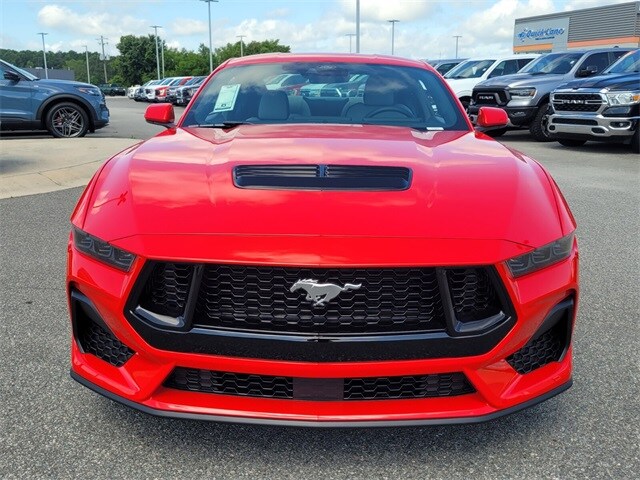 2025 Ford Mustang GT photo 2