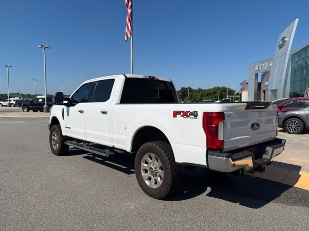 Used 2019 Ford F-250SD Lariat Truck