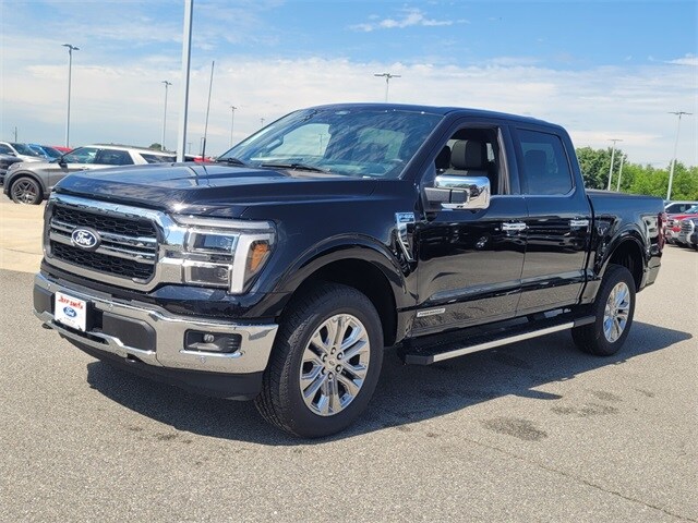 2025 Ford F-150 Lariat photo 3