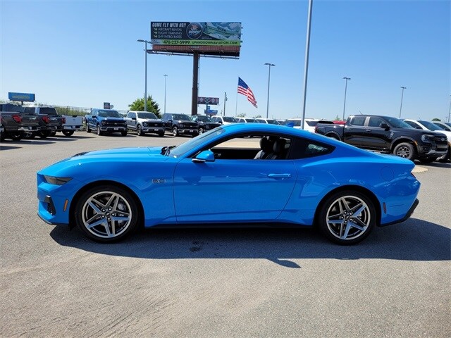 2025 Ford Mustang GT Premium photo 4