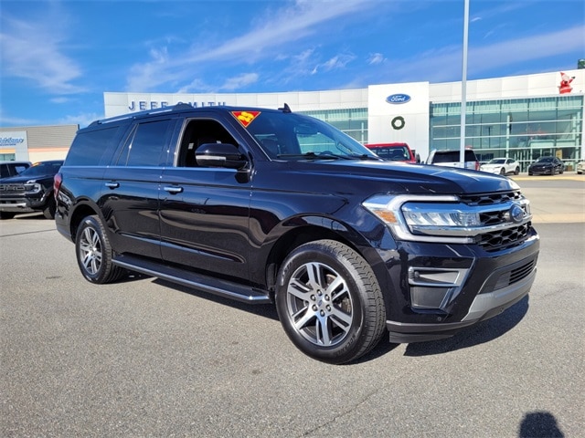 2023 Ford Expedition Limited's photo