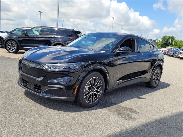 2025 Ford Mustang Mach-E Premium photo 3