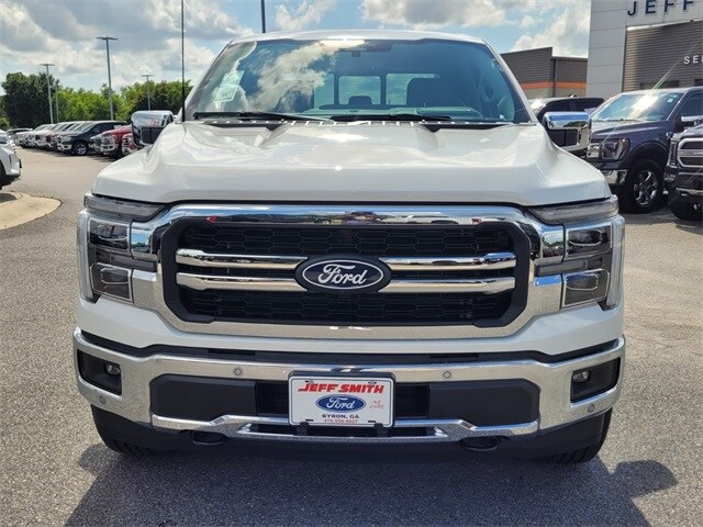 2025 Ford F-150 Lariat photo 2