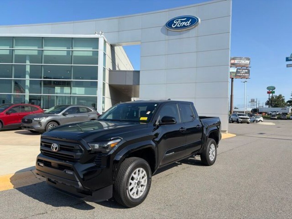 Used 2025 Toyota Tacoma SR5 Truck