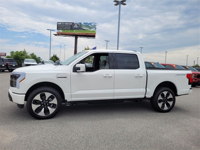 2023 Ford F-150 Lightning Platinum photo 4