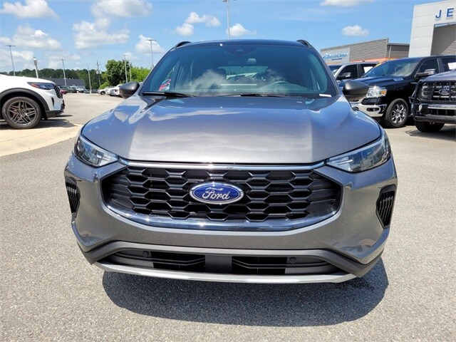 2025 Ford Escape ST-Line photo 2