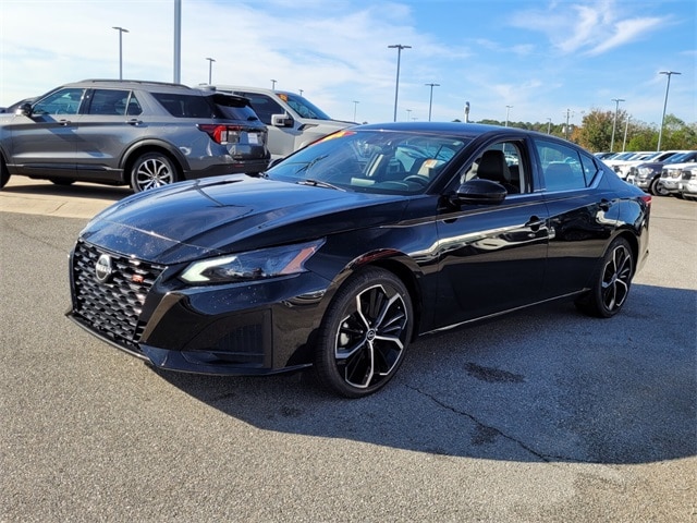 2024 Nissan Altima 2.5 SR photo 3