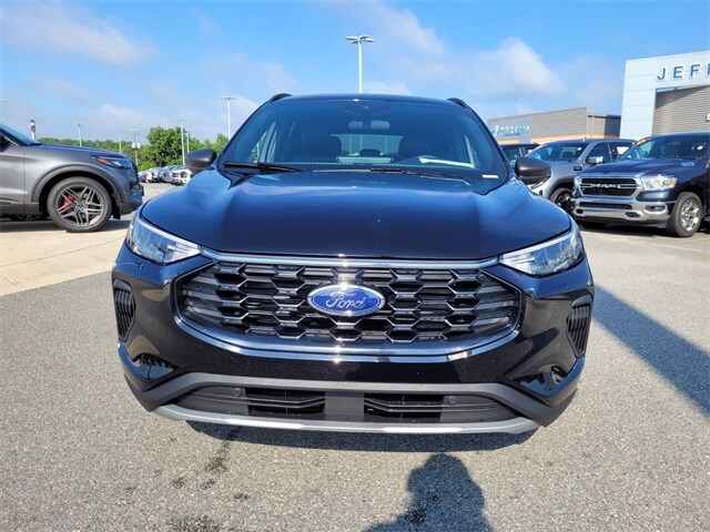 2025 Ford Escape Hybrid ST-Line photo 2