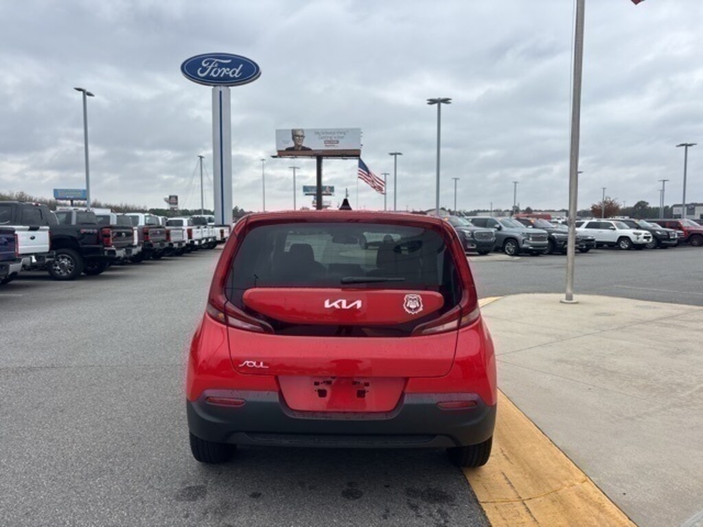 Used 2022 Kia Soul LX Hatchback