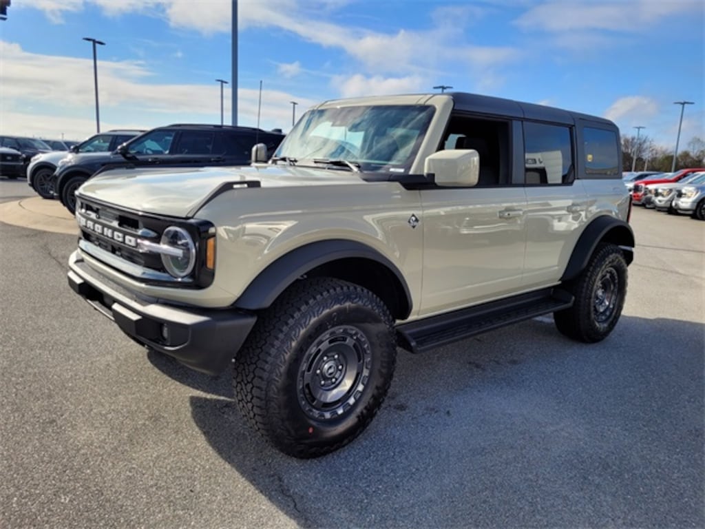 New 2025 Ford Bronco Outer Banks SUV