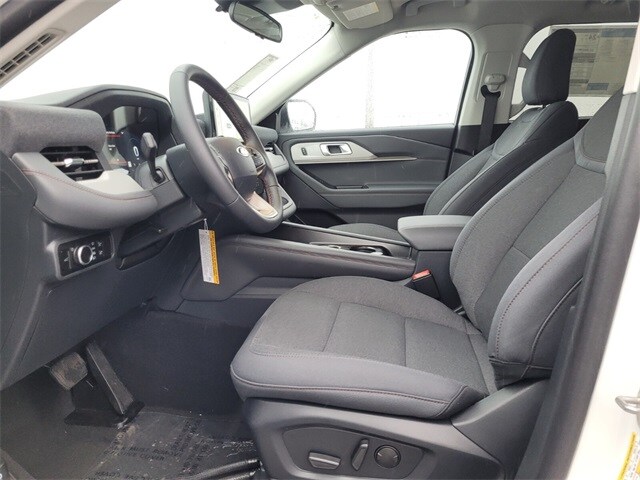 2026 Ford Explorer photo 4