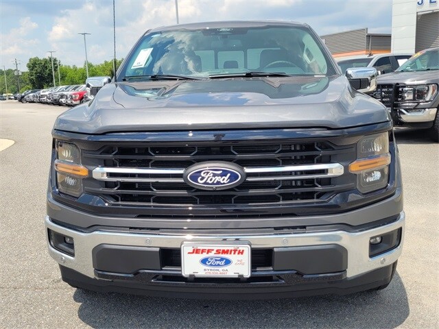 2025 Ford F-150 XLT photo 2