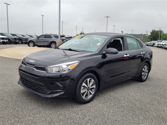 2023 Kia Rio LX S photo 3