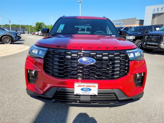 2025 Ford Explorer ST-Line photo 2