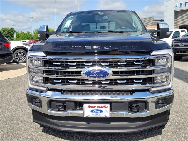 2025 Ford F-250 Lariat photo 2
