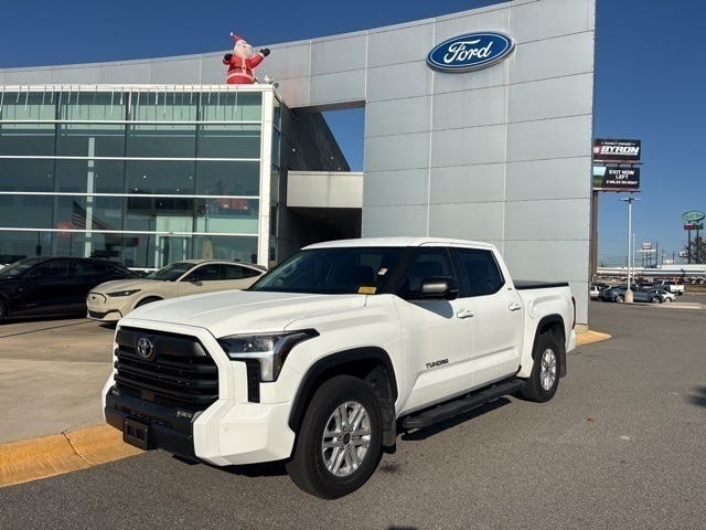 2024 Toyota Tundra SR5's photo