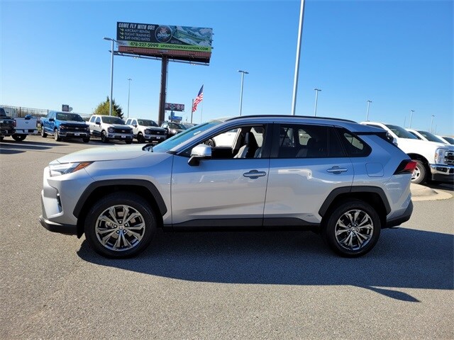 2022 Toyota RAV4 Hybrid XLE Premium photo 4
