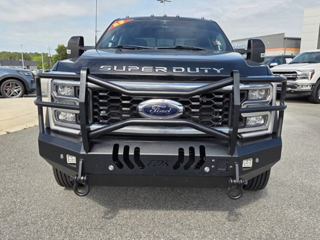Used 2023 Ford F-450SD Lariat Truck