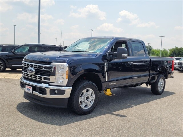 2025 Ford F-250 XLT photo 3