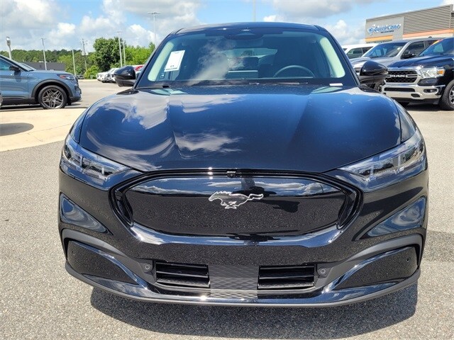 2025 Ford Mustang Mach-E Premium photo 2