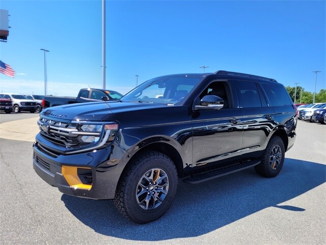 2025 Ford Expedition photo 3