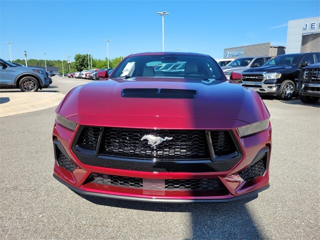 2025 Ford Mustang GT Premium photo 2