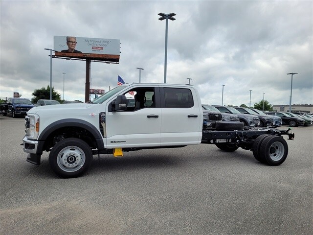 2025 Ford F-450 photo 4