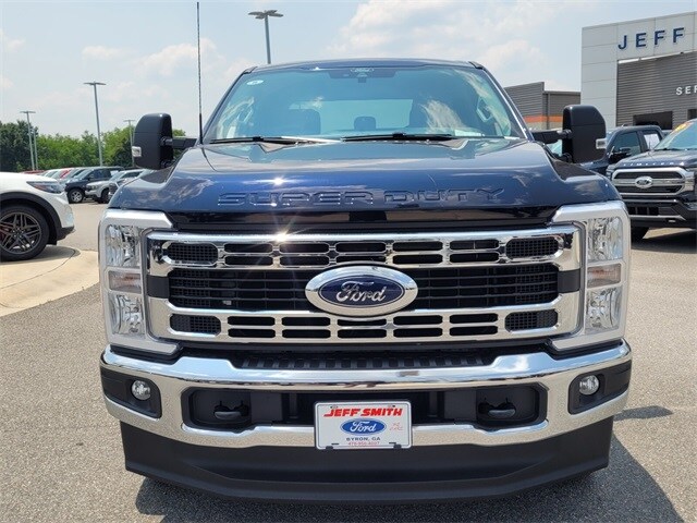 2025 Ford F-250 XLT photo 2