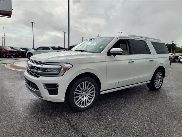 2022 Ford Expedition MAX Platinum photo 3
