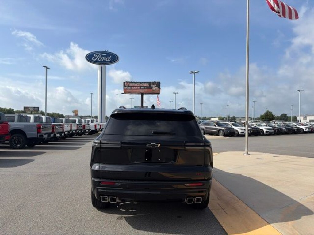 Used 2026 Chevrolet Traverse RS SUV
