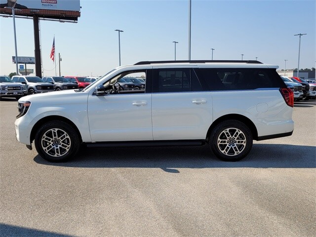 2025 Ford Expedition MAX photo 4
