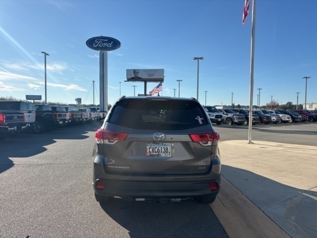 Used 2019 Toyota Highlander XLE SUV