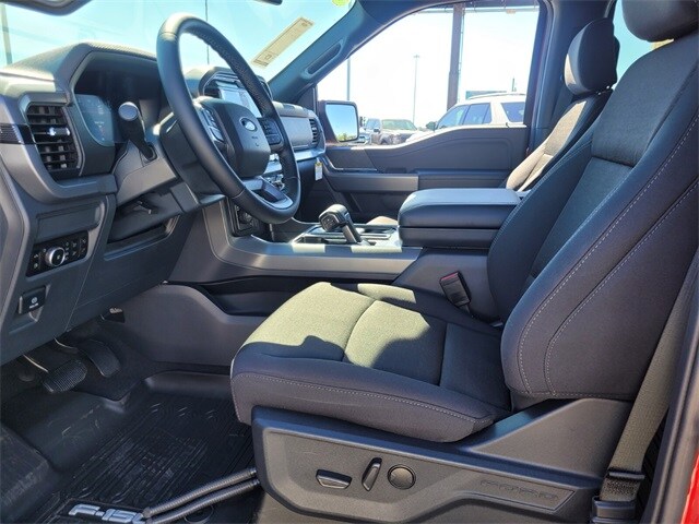 2025 Ford F-150 XLT photo 4