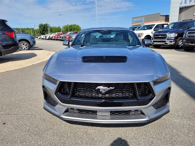 2025 Ford Mustang GT photo 2