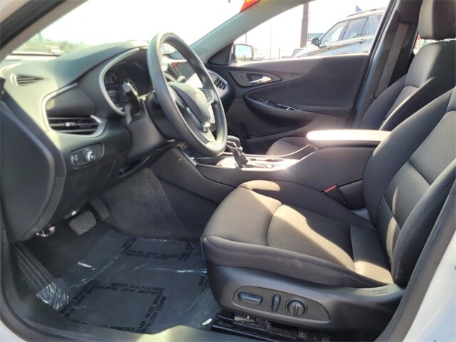 2024 Chevrolet Malibu 1LT photo 4