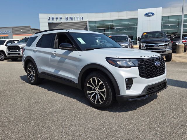 2026 Ford Explorer ST-LINE RWD's photo