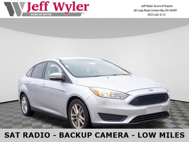 2016 Ford Focus SE's photo