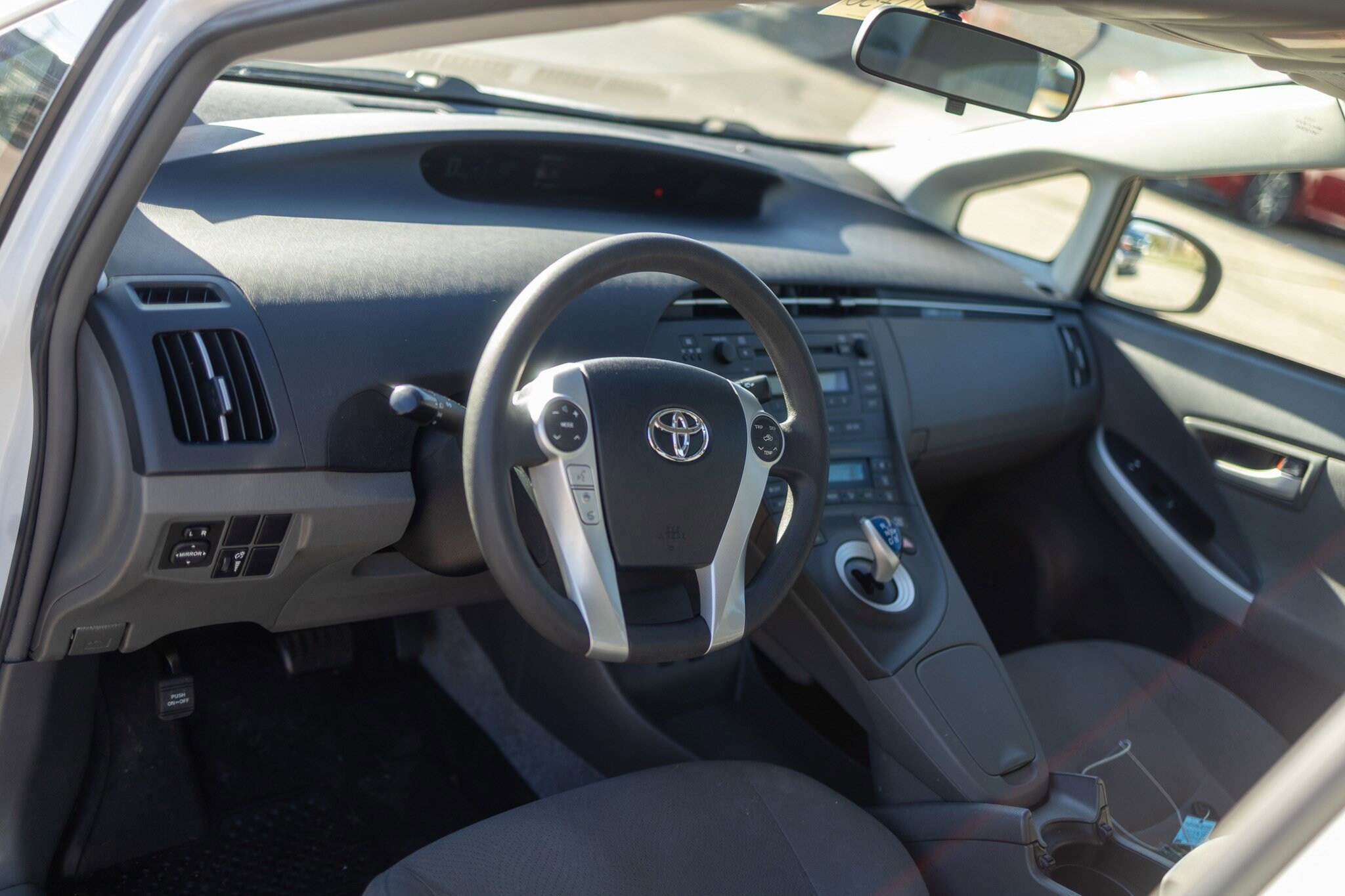 2010 Toyota Prius Two photo 4