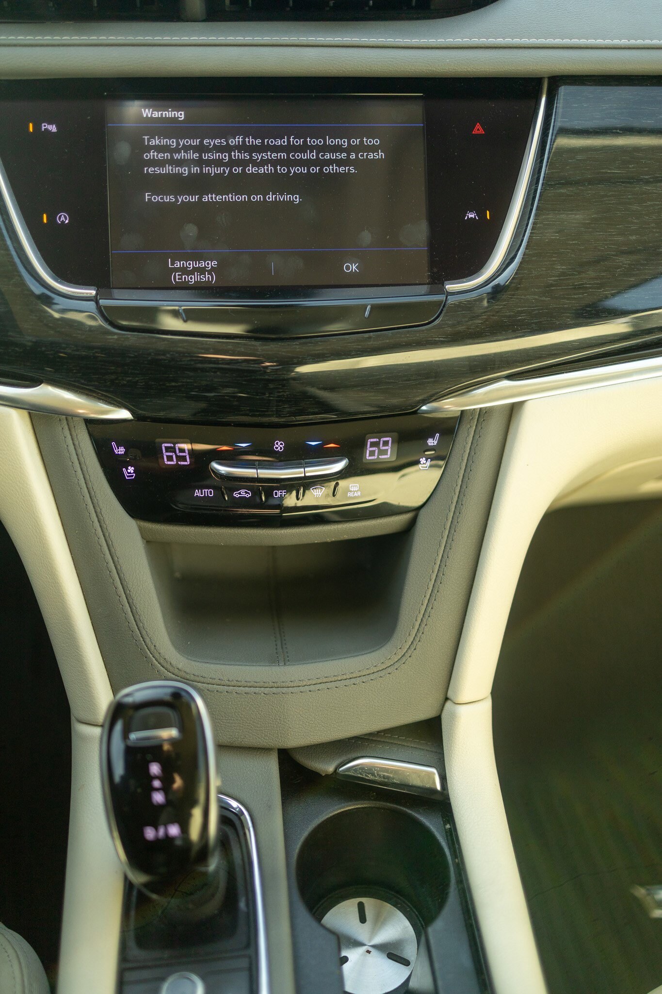 2020 Cadillac XT6 Premium Luxury photo 3