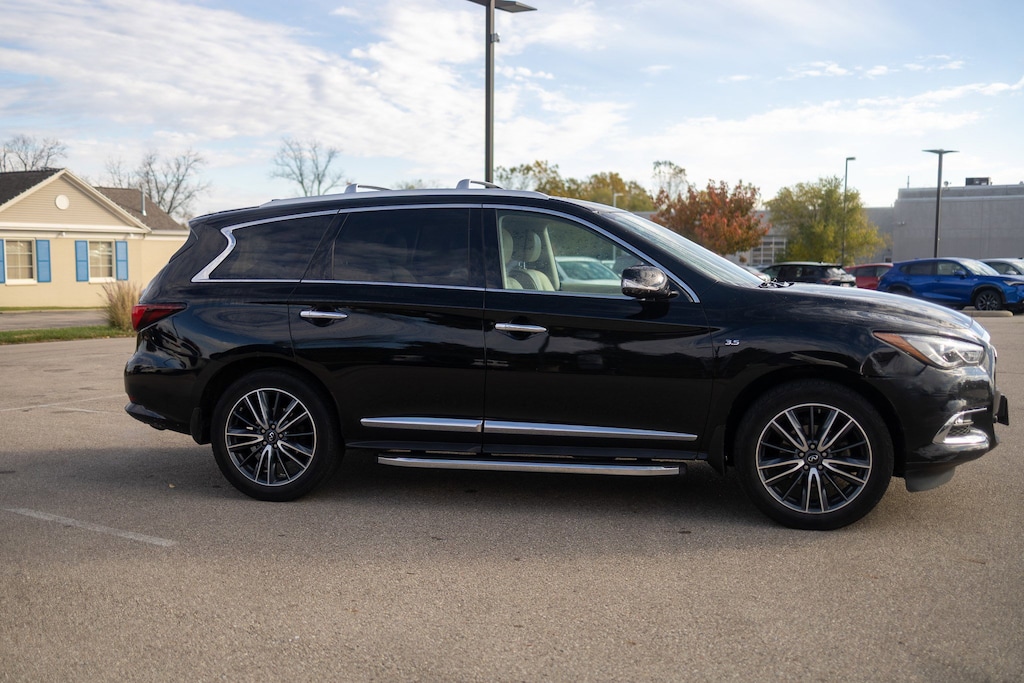 Used 2017 INFINITI QX60  SUV