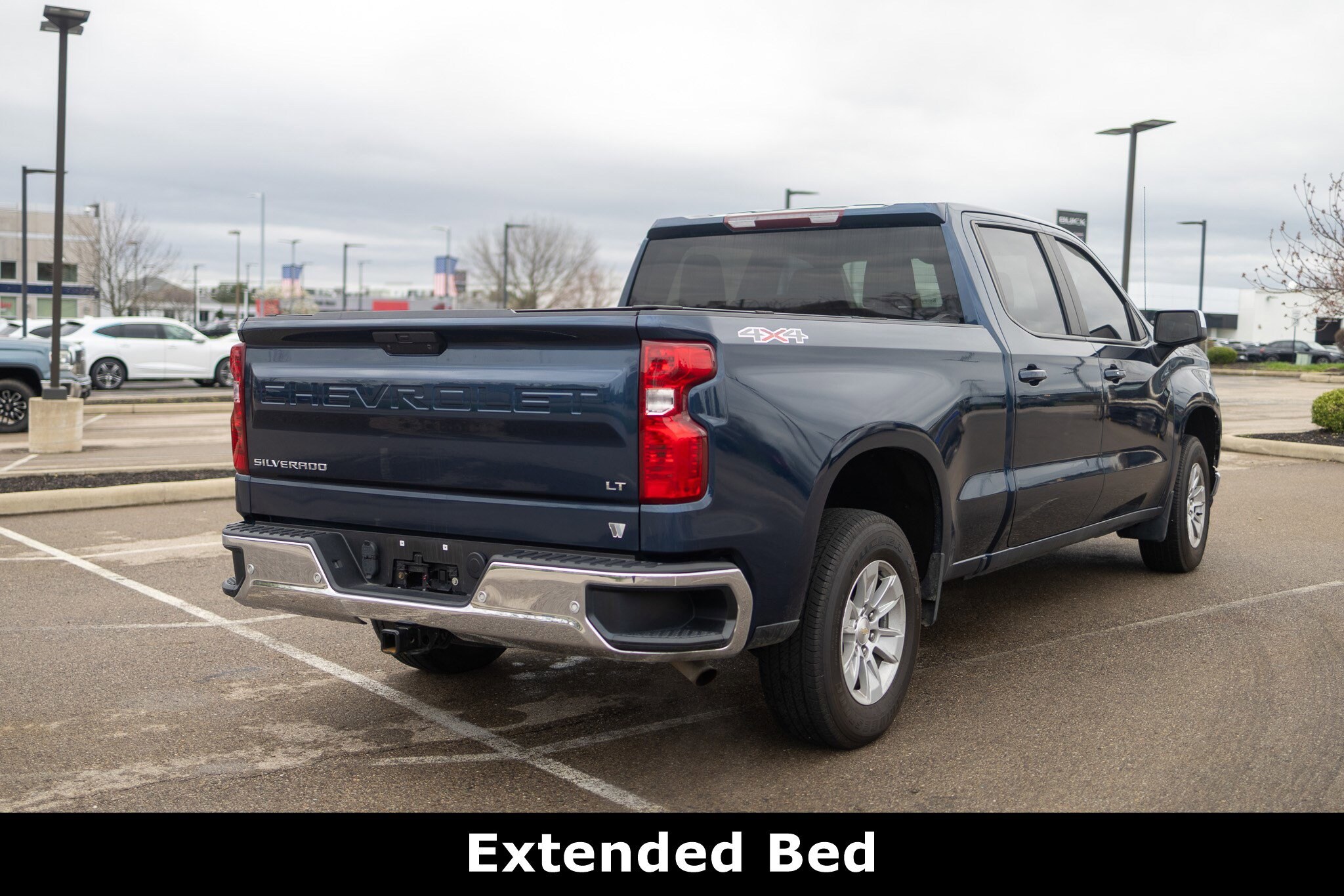 2021 Chevrolet Silverado 1500 LT photo 3