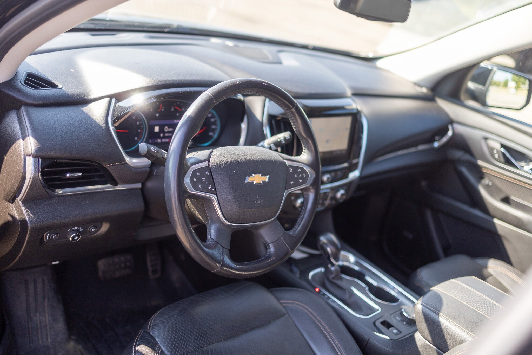 2021 Chevrolet Traverse Premier photo 2