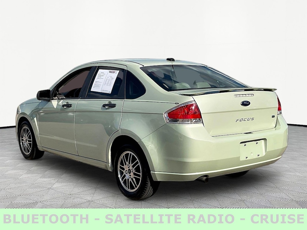 Used 2010 Ford Focus SE Sedan