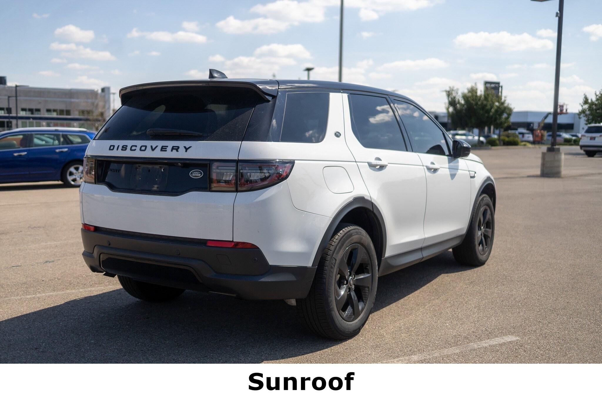 2022 Land Rover Discovery Sport S photo 2