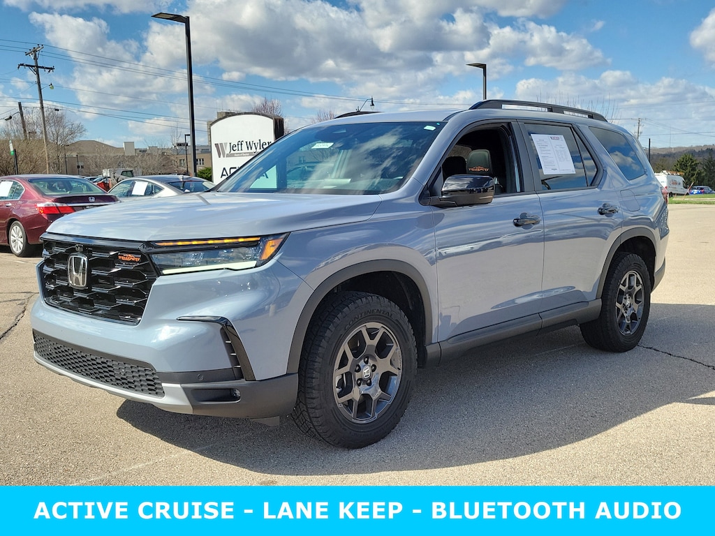 Used 2025 Honda Pilot TrailSport SUV