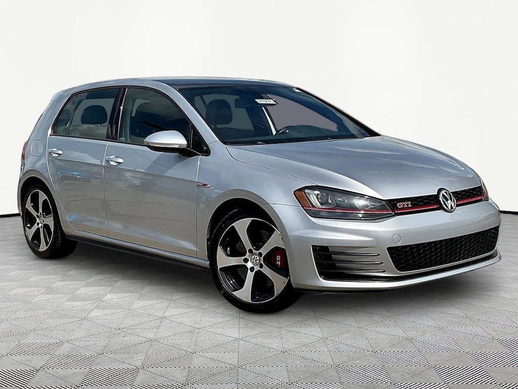 Used 2017 Volkswagen Golf GTI SE 4-Door Hatchback